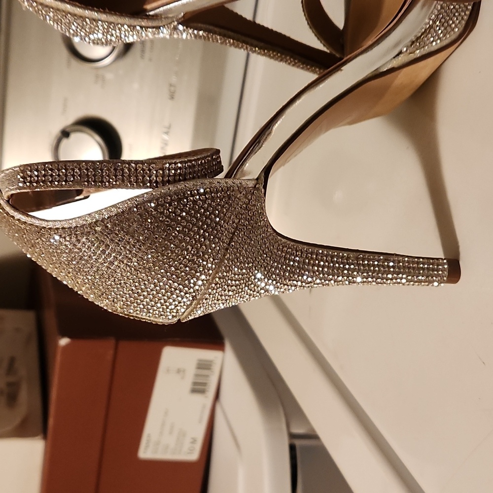 Heels - Picture 2 of 7